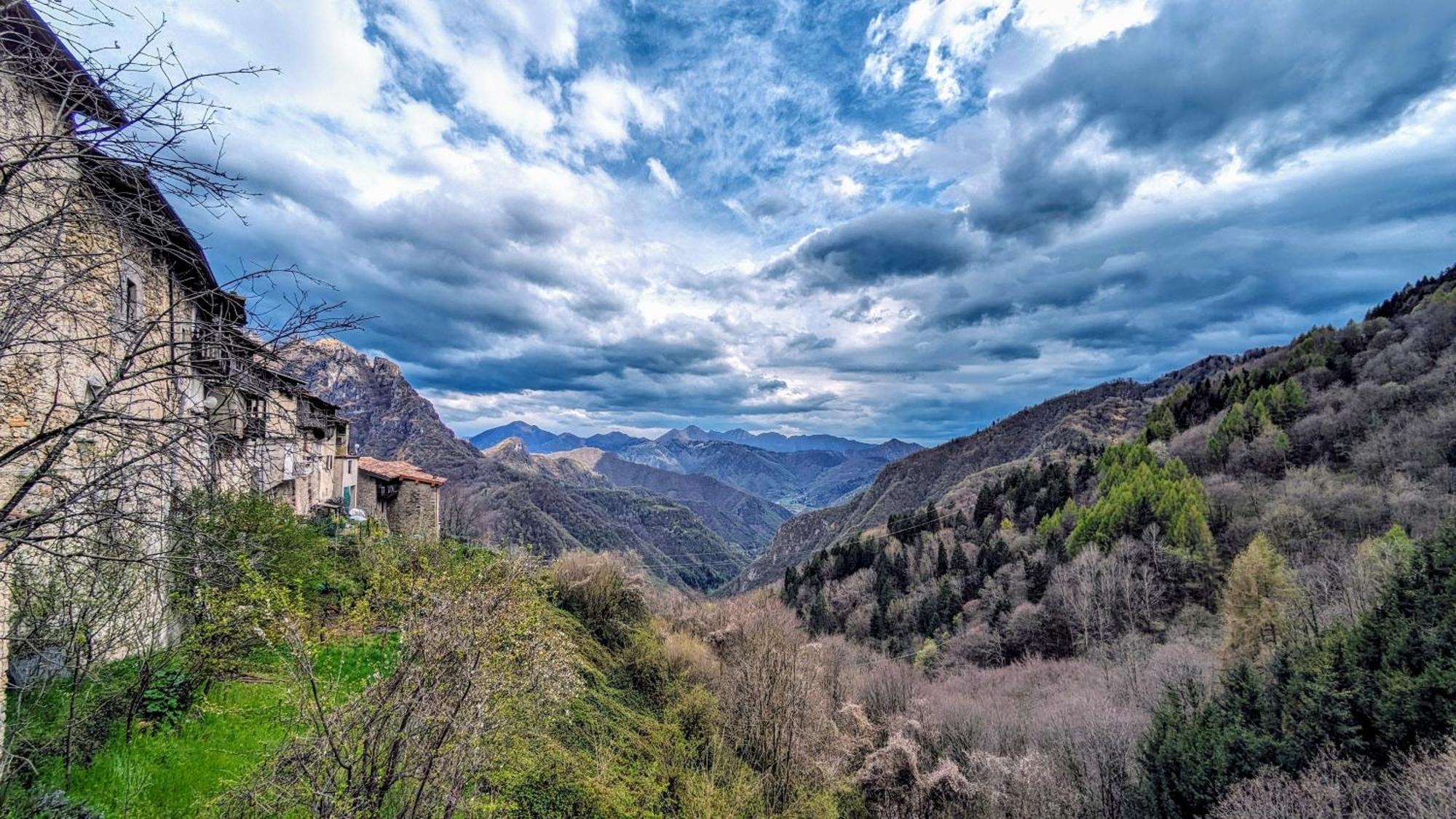B&B Piccolo Tibet Lavenone Екстериор снимка